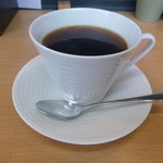 軽食喫茶 ノアズアーク - サンドイッチとワッフルプレートにつくコーヒー