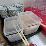 留さんうどん - サービスのセルフお漬物