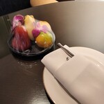 lebua at State Tower - 部屋入れフルーツ
