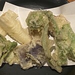 しおて - 季節野菜の天ぷら（タラの芽、ウド、こごみ、つぼみな、茄子、さつまいも）