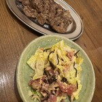 とりビアー - ハツ焼き、鶏ももタタキと白菜の塩昆布和え