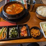 韓国料理食べ放題 ムハンポチャ - 