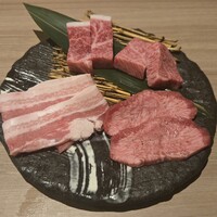 近江うし 焼肉 にくTATSU 青山本店 - 