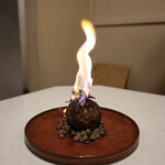 287325657 - 燃えるハンバーグ