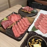 近江うし 焼肉 にくTATSU 青山本店 - 