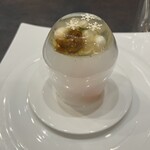 チッタ アルタ - スノードーム。サーモンを煙で包んで