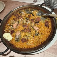 Bar Espanol LA BODEGA 大阪店 - マリネした豚と牡蠣のパエリア