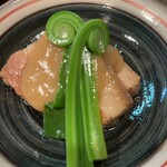 はてるま - 島豚の味噌ラフテー  オオタニワタリ