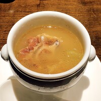 過門香 丸の内トラストタワー店 - 牛テールと沖縄野菜のフカヒレ健美蒸しスープ