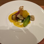 ラビスタ - スズキのポアレ　サフランソース