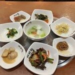 アリラン食堂 - ◆キンパ定食（1,000円）に付く”8種の副菜”