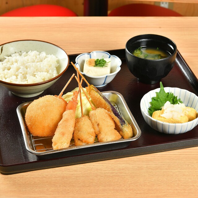 ランチメニュー : 日本一の串かつ 横綱 千日前店 - なんば（大阪メトロ）/串揚げ | 食べログ