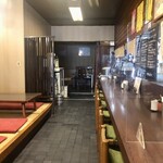 大八 - 店内