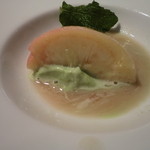 ラ・ターブル・ド・トリウミ - 中にはミントのソルベが