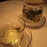 ラ・ターブル・ド・トリウミ - 自家栽培のハーブティー