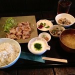 Ikkemme - 生姜焼き＋麦トロ