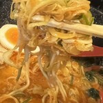 麺屋 伍利羅 - 辛味ネギスープに浸すと豚骨醤油辛味スープに