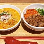 炙り牛たん万 - 料理写真:ハーフ担々麺とビビンバセット　1408円