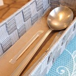 シャンティ - "爪楊枝"も入れてくれる心遣い。