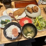 博多もつ鍋 やまや - 【熟成鶏の唐揚げ めんたい風味＆アジフライ定食】
