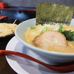 清六家 - 豚骨ラーメン醤油＆半チャーハン
