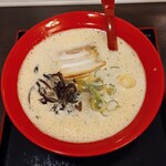 茉莉花 - 博多ピリ辛赤とんこつ(ふつう)