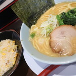 清六家 - 豚骨ラーメン醤油＆半チャーハン