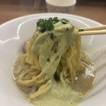 左とう - 浅蜊ハラペーニョペーストの麺リフト