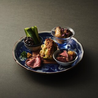 お酒によく合う、一品料理が充実しております