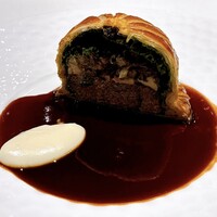 ITASHI - 牛ホホ肉の赤ワイン煮込みのパイ包み