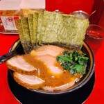 大輝家直系家系ラーメン 大金家 - 超身バレ賞のスペシャルサービスとなったデフォルトラーメン