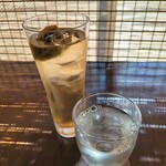 茶房 空花 - 自家製梅ジュース、七田　純米酒（アルコールはプラス¥220）