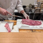 料理や まつもとけんじ - 黒毛和牛を目の前でカット