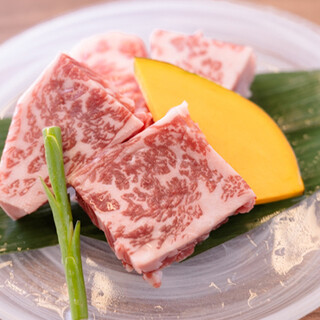 オーナーが認めた本当に美味しい雌牛のお肉のみを使用