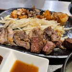 鉄板焼天神ホルモン - カルビ＆ミックスホルモン定食（大盛り）¥2,280