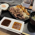 鉄板焼天神ホルモン - 天ホル定食¥2,380