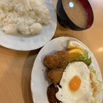 コトブキ - ミニバーグとカキフライのセット！