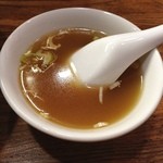 油屋  - ラーメンスープが付きます。