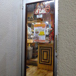 BIRYANI BAR TULSHI - 入口のドア