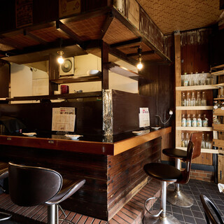 温かみ溢れる賑やかな店内◆サク飲み～15名までのオフ会も◎