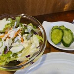 キッチン ブルー グローブ - サラダ、お新香のアップ