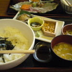 アワビうに丼、大盛りで６５０円！（数量限定品）