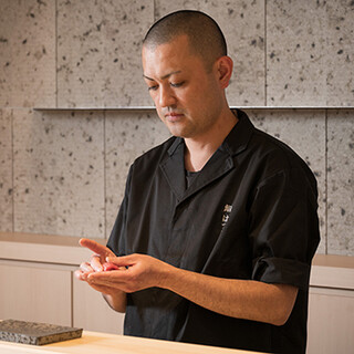 一流鮨店出身が大将！高コスパな隠れ家鮨