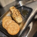 焼鳥 古友里 - カマンベールチーズの炭火焼き