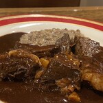 フランス家庭料理とワインのお店Takebou - 猪の赤ワイン煮アプリコット風味