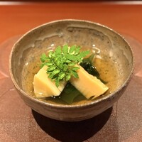 馳走 啐啄一十  - ・熊本県産 朝堀りの筍
                      (知床産 羅臼昆布と近海一本釣り鰹 2年熟成本枯節の合わせ出汁)