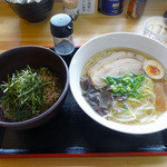 大島 - 「いりこラーメン」580円・「おかかわさび飯セット」200円