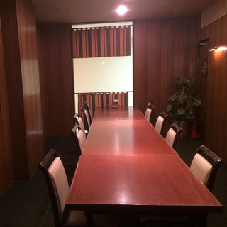 完全予約制！静かにお食事もわいわい宴会も！！