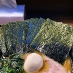 家系ラーメン クックら - 海苔増しは5枚200円。