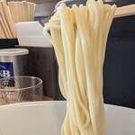 HACHI - パツモチ食感の唯一無二の麺